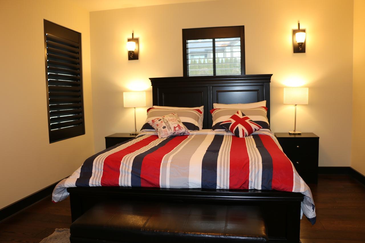 Mission Hill Lake View Villa West Kelowna Exterior foto